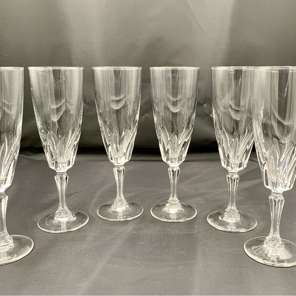 G Arques Other - 8 Cristal D Arques Flamenco Fluted Champagne Glasses 7,5”